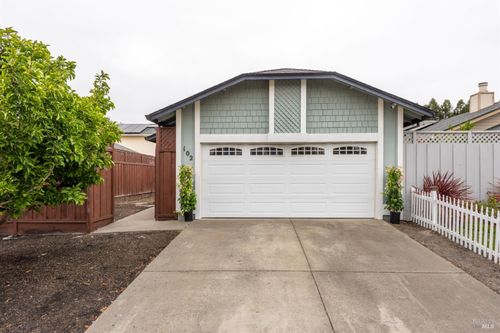 102 Pinewood Court, Cotati, CA, 94931 | Card Image