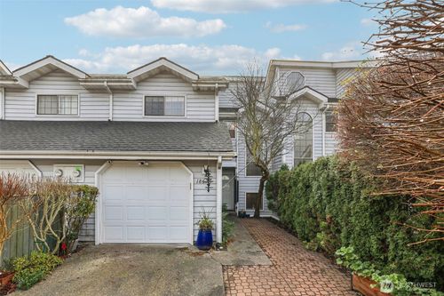 18625 48th Pl S, SeaTac, WA, 98188-8608 | Card Image