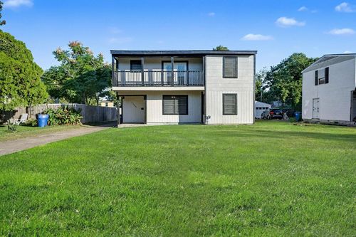 1126 1st Ave N, Texas City, TX, 77590-7513 | Card Image