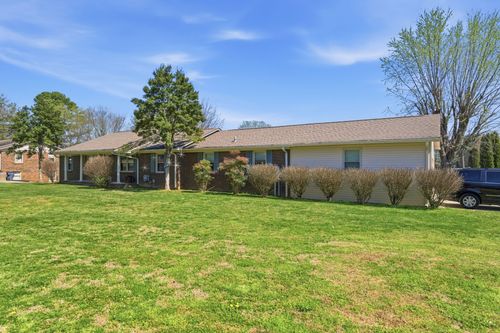 104 Meadowbrook Dr, McMinnville, TN, 37110-6500 | Card Image