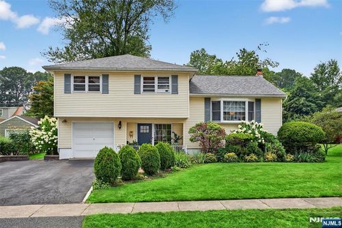 358 Coolidge Ave, Twp Washingtn, NJ, 07676-4704 | Card Image