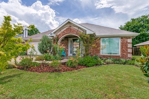 500 S Las Vegas Trl, White Settlement, TX, 76108-2753 | Card Image