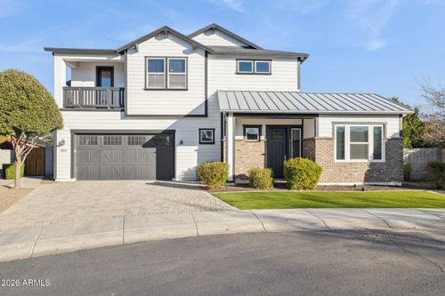 3814 E Crittenden Ln, Phoenix, AZ, 85018-5844 | Card Image