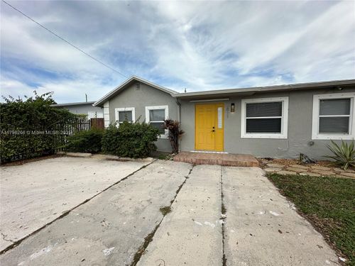 1-2811 Nw 88th St, Miami, FL, 33147-3777 | Card Image