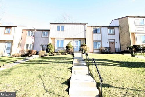 8943 Centerway Rd, GAITHERSBURG, MD, 20879-1802 | Card Image