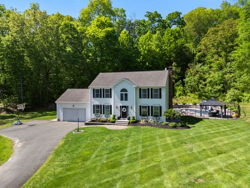 8 Autumn Court, North Branford, CT, 06472 | Card Image