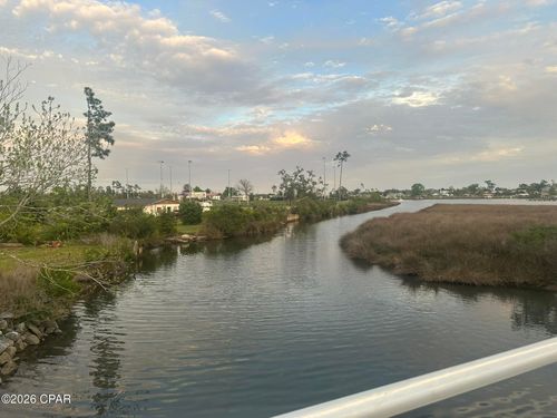 424 Viola Ave, Panama City, FL, 32404-8141 | Card Image