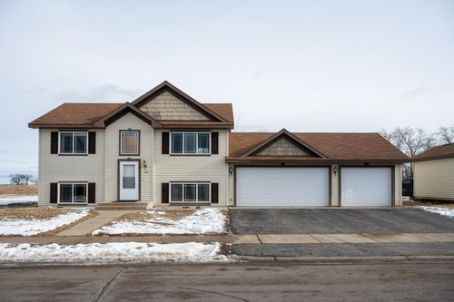 1011 Waters Edge Circle, Avon, MN, 56310 | Card Image