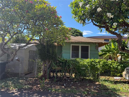 3258 Hoolulu St, Honolulu, HI, 96815-3839 | Card Image