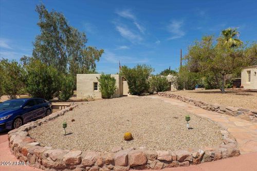 adobe-5702 E Camelback Rd, Phoenix, AZ, 85018-3216 | Card Image