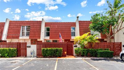 904 - 13933 Sw 84th St, Townhouse with 2 bedrooms, 2 bathrooms and null parking in Miami FL | Image 1