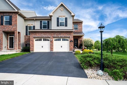 4463 Elmwood Dr, Nazareth, PA, 18064-8689 | Card Image