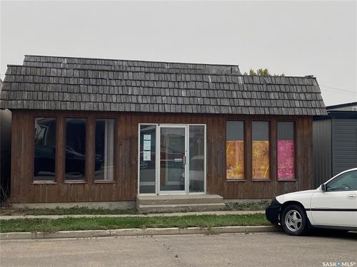 113 1st Ave W, Kindersley, SK, S0L1S0 | Card Image