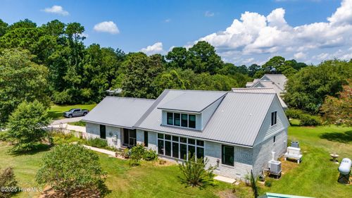 400 Ragan Rd, Oriental, NC, 28571-9644 | Card Image