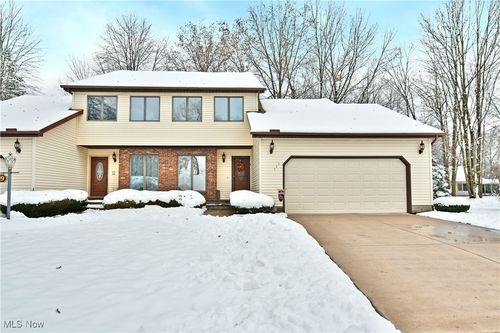 111 Emerald Ln, Cortland, OH, 44410-1383 | Card Image