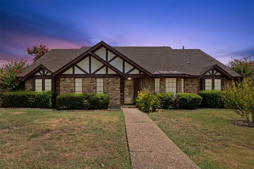 2411 Briarcliff Dr, Irving, TX, 75062-3278 | Card Image