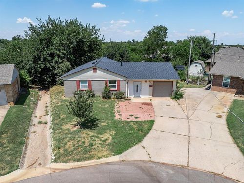 6117 N Redmond Ave, Warr Acres, OK, 73122-7109 | Card Image