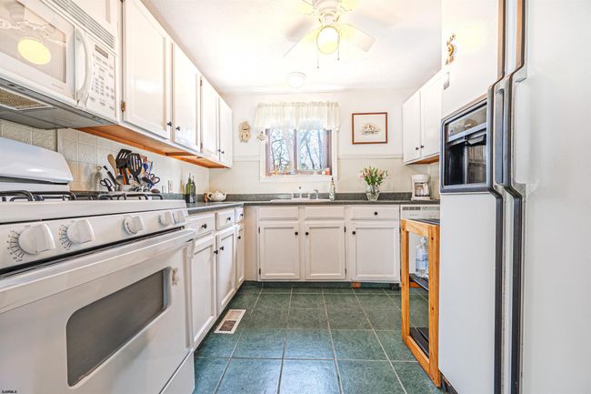 246 Old River Rd, House other with 4 bedrooms, 2 bathrooms and null parking in Mays Landing NJ | Image 10