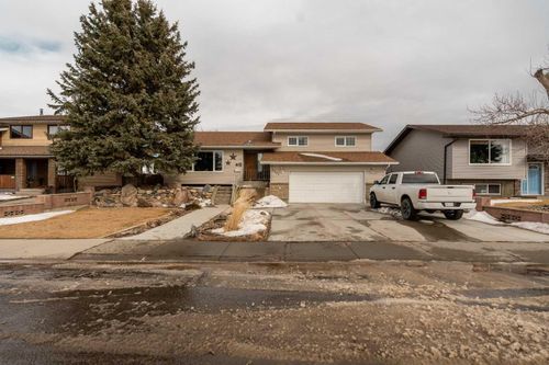 5701 46 St, Taber, AB, T1G1G9 | Card Image