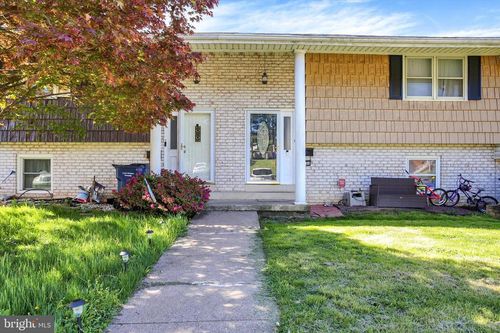 1884 Market Street Ext, MIDDLETOWN, PA, 17057-3417 | Card Image