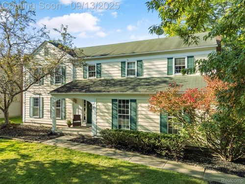 5493 S Piccadilly, West Bloomfield, MI, 48322-1446 | Card Image