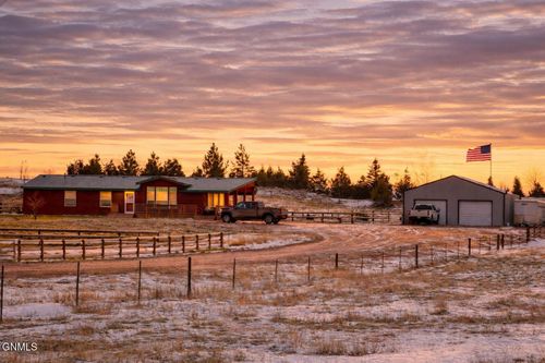 1005 7th St Nw, Bowman, ND, 58623-4489 | Card Image