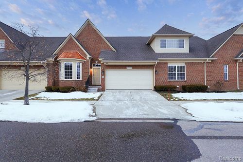 48608 Oak Bridge Dr, Canton, MI, 48188-7912 | Card Image