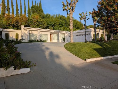 17976 Medley Dr, Encino, CA, 91316-4341 | Card Image