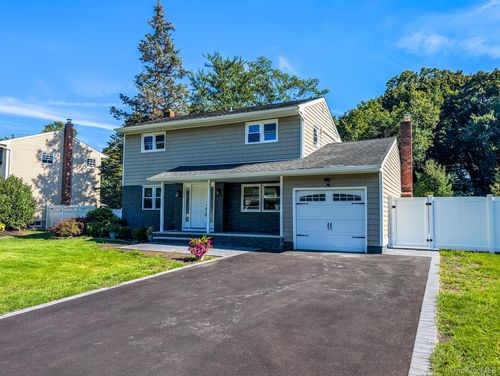 12 Somerset Dr, Commack, NY, 11725-1617 | Card Image