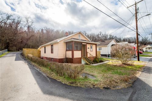 201 Brown St, Brownsville, PA, 15417-8706 | Card Image