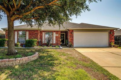 420 Reagan Lane, House other with 4 bedrooms, 2 bathrooms and null parking in Burleson TX | Image 2