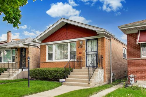 8015 S Wentworth Avenue, Chicago, IL, 60620 | Card Image