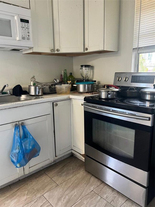 618 - 616 13 Th St, Home with 0 bedrooms, 0 bathrooms and 4 parking in West Palm Beach FL | Image 15