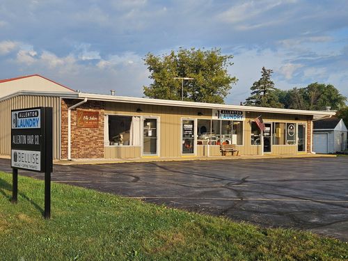437 Railroad St, Allenton, WI, 53002-1011 | Card Image
