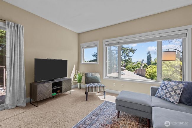You can never have too many windows! The light in this home is amazing and you can see everything. A window is natures art and really, its nice to feel not 'closed in' like some homes can tend to make you feel. | Image 9