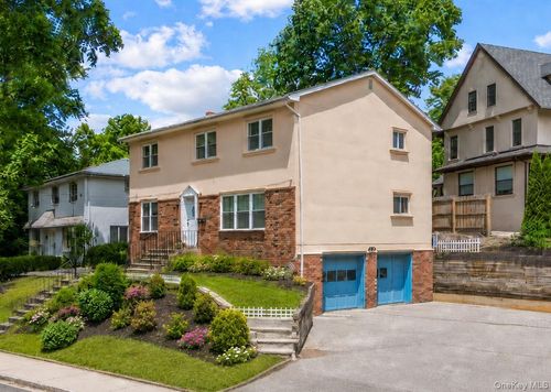 1 Wood Rd, Great Neck, NY, 11024-1809 | Card Image