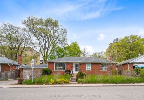 256 Ferris Rd, East York, ON, M4B1H6 | Card Image