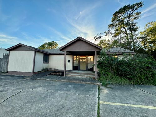 901 Pine Tree Rd, Longview, TX, 75604-4028 | Card Image