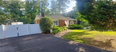 Single story home featuring a front yard | Image 2