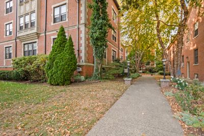 B3 - 484 Whitney Avenue, Condo with 2 bedrooms, 1 bathrooms and 1 parking in New Haven CT | Image 3