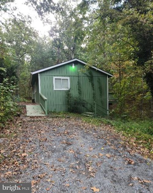 284 Tall Pine Ln, GERRARDSTOWN, WV, 25420-3114 | Card Image