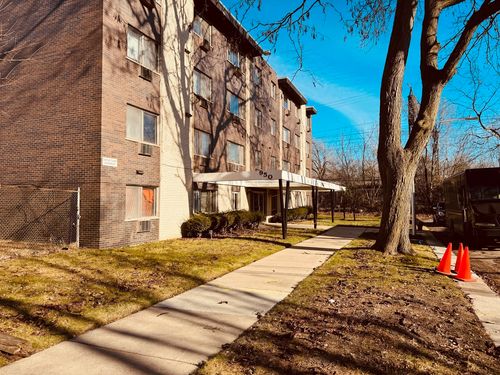 105-950 E 86th St, Chicago, IL, 60619-6352 | Card Image