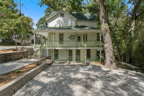 2 Vaughn St, Eureka Springs, AR, 72632-3322 | Card Image