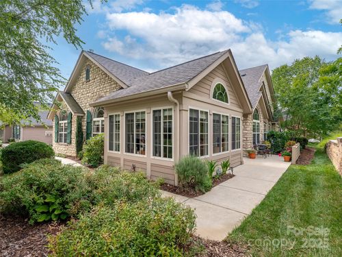32 Mountain Meadow Cir, Weaverville, NC, 28787-9378 | Card Image