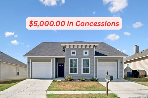 132 Lark Hill Rd, Floresville, TX, 78114-6613 | Card Image