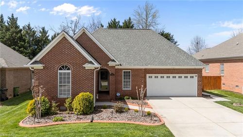663 Dobson Ct, Kernersville, NC, 27284-2299 | Card Image