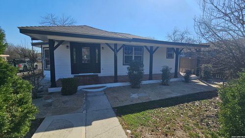 3902 W Salinas St, San Antonio, TX, 78207-2721 | Card Image