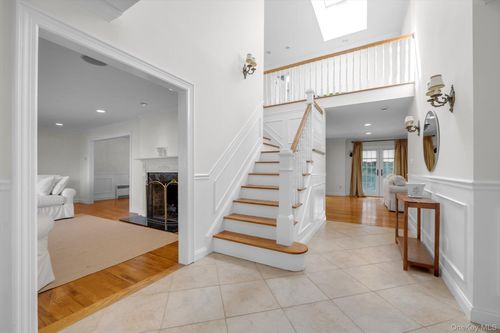 111 Palmyra Ave, Woodmere, NY, 11598-1324 | Card Image