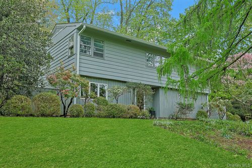 29 Maplewood Way, Pleasantville, NY, 10570-1503 | Card Image