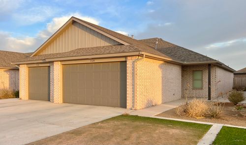 1124 N 7th St, Wolfforth, TX, 79382-2105 | Card Image